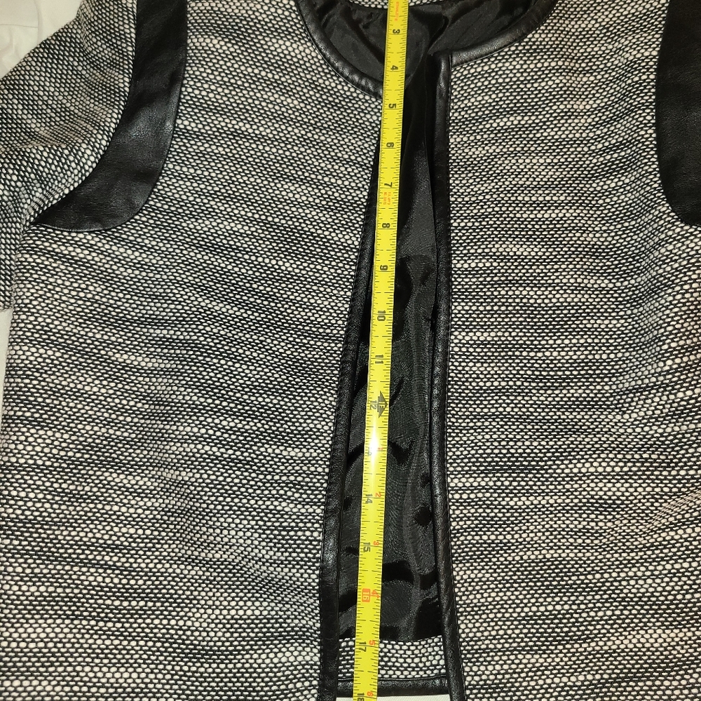 Cropped Blazer - Picture 3 of 7
